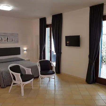 La Piazzetta 3 Numana